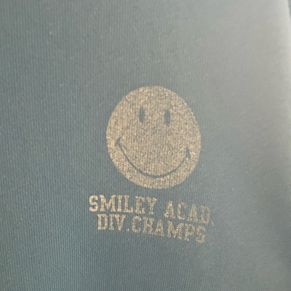 Aerie Size Small oversized long sleeve Smiley graphic - Picture 3 of 5